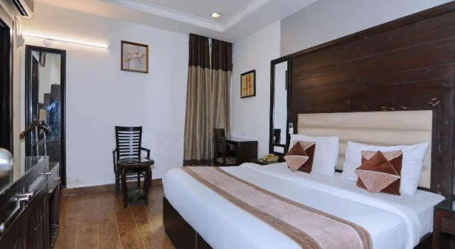 Номер Standard OYO 6845 The Grand Hotel
