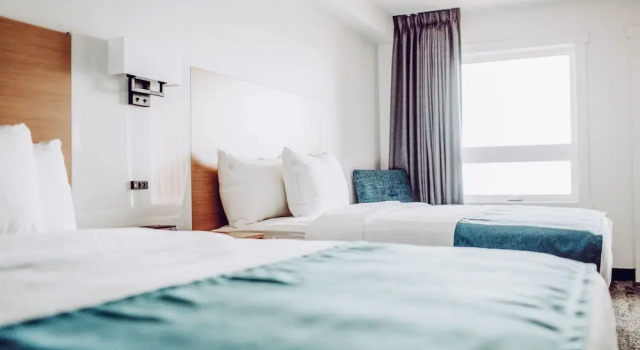 Четырёхместный номер Premium с видом на озеро La Place Rendez-Vous Hotel