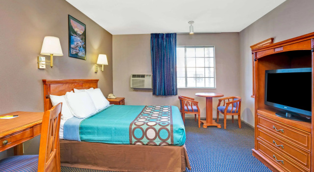 Super 8 Upland, Rezerwuj Mini-hotel Hotele w Upland z basenem, Basen