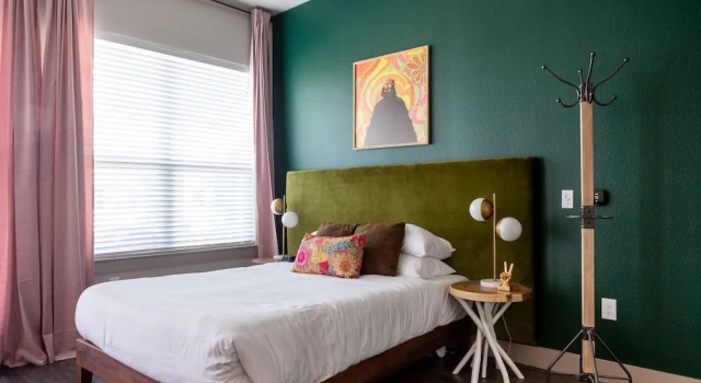 WanderJaunt -- Luxe East Austin Apartments