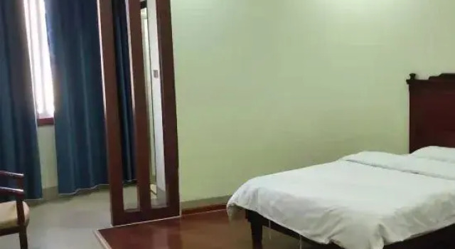 Huaxia Hotel, Rezerwuj Hotel Hotele w Laibin z parkingiem, Parking