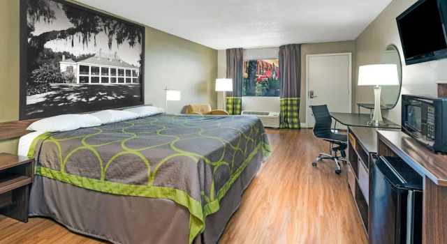 Super Place Inn