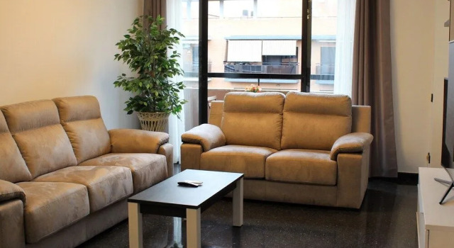 Apartamento en el Parque Central. Estacion del Ave, Забронировать Апартаменты/квартира Хесус 