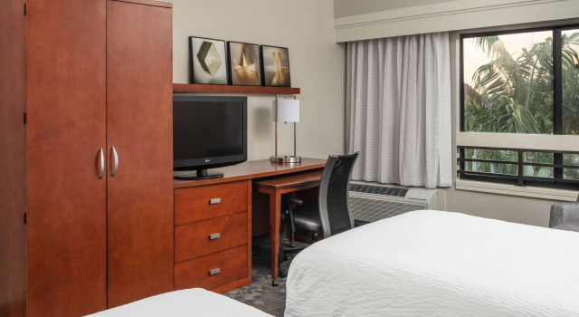Четырёхместный номер Standard Sonesta Select Miami Lakes