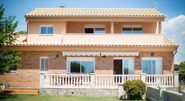House Valldemar, Prenota Villa Calafell 
