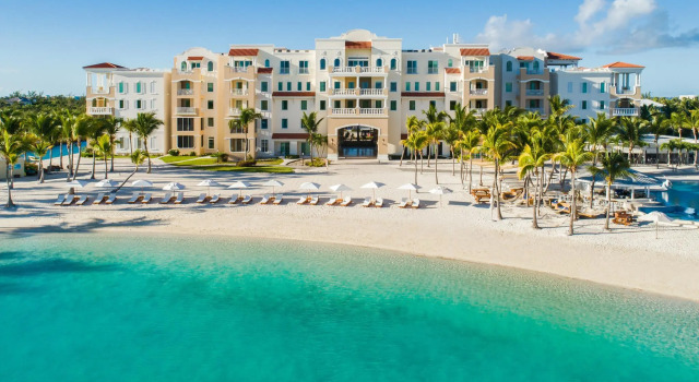 Кровать в общем номере с видом на море Blue Haven Resort- All Inclusive