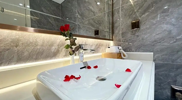 Номер Superior Cửa Đông Luxury Hotel