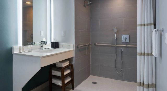 Двухместный номер Standard Marriott Greensboro Downtown