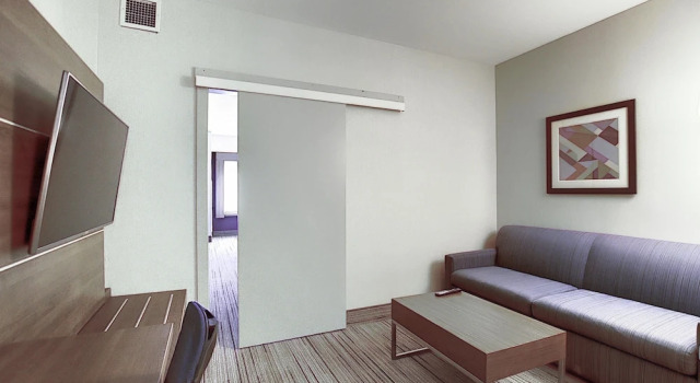 Четырёхместный люкс Holiday Inn Express Airport Calgary by IHG