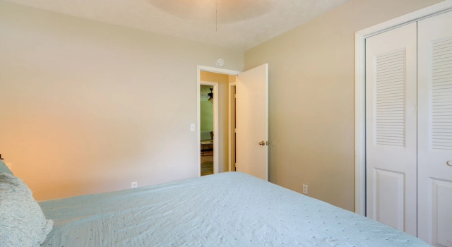 Коттедж с 3 комнатами Charming Columbus Home w/ Yard - 10 Mi to Dtwn!