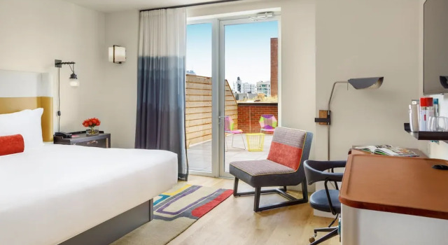 Двухместный номер Premium с балконом и с видом на город Hotel Indigo Lower East Side New York by IHG