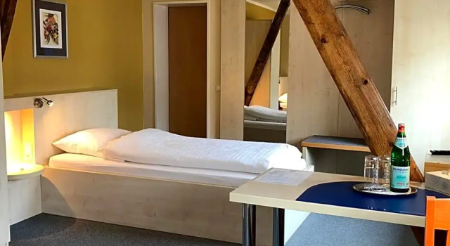 Номер Standard WOS Hotel