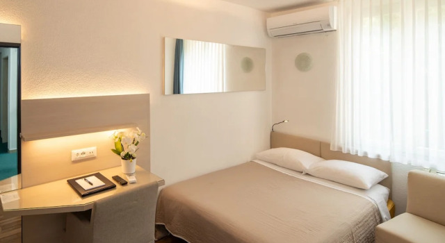 Одноместный номер Superior Hotel Campione