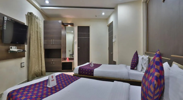 OYO 9512 Hotel Tulsi, Rezervovat Hotel Hotely v Gujarat s parkováním, Parkování