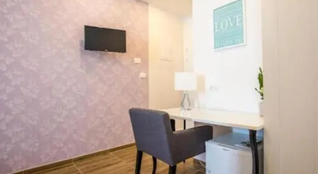 Marina Bay Zenta Luxury Rooms 4*, Prenota Hotel Splitska 