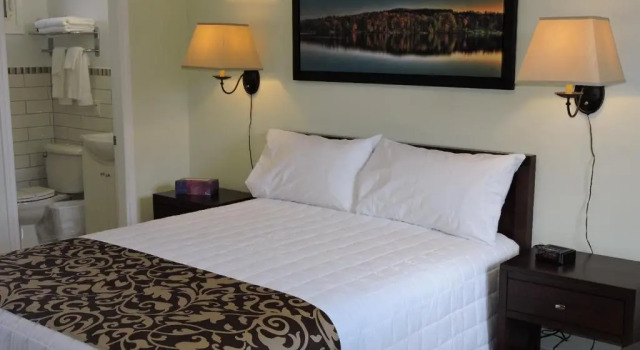 Двухместный номер Standard с балконом Almo Court Motel