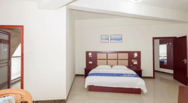 Семейный люкс с видом на море Dongxing Chengshi Relian Seaview Hotel