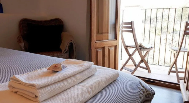Casa Rural Finca Flores Amarillas, Book Bed and Breakfast Hotels in Extremadura with a Pool, Swimming Pool