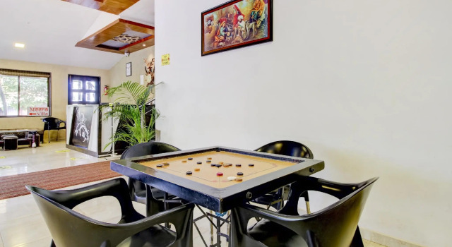 OYO MBL207 Hotel Second Home, Забронировать Отель Отели штата Махараштры 3 звезды, 3*