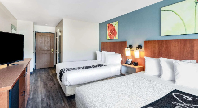 Четырёхместный номер Standard La Quinta by Wyndham Helena