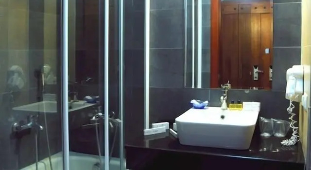 Трёхместный номер Standard с балконом Umut Thermal Spa & Wellness Hotel