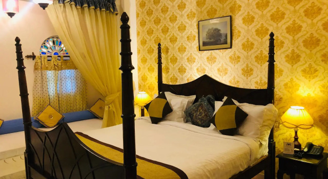 Khandela Haveli - a Boutique Heritage Hotel, Забронировать Бутик-отель Отели штата Раджастхана с парковкой, Парковка