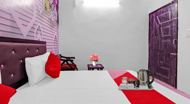 OYO 88123 Hotel Small Town, Book Hotel Faridabad Haryana