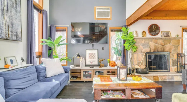 Grill & Games: Family Home in East Stroudsburg!, Book Hotel East Stroudsburg 
