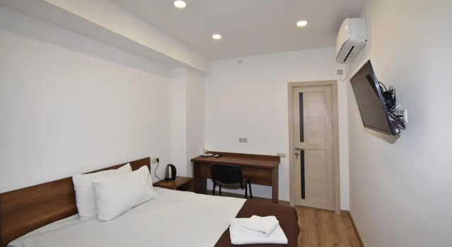 Budget Double room Patriott Hotel