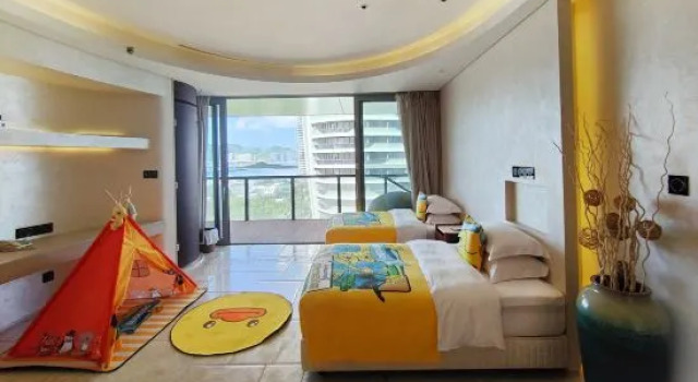 Семейный люкс с 2 комнатами с видом на море Phoenix Island Resort Sanya