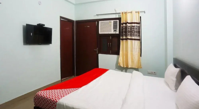 Hotel Him Jyoti by OYO Rooms, Varaa Hotelli Gurgaon 
