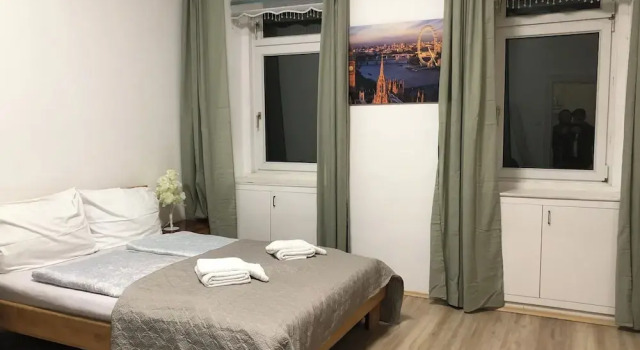 Charming 1BR Apt With Garden Danube