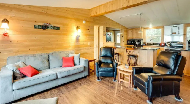 Brookings Home w/ Deck, 1/2 Mi to Harris Beach!, Foglalás Nyaraló Brookings Oregon Coast