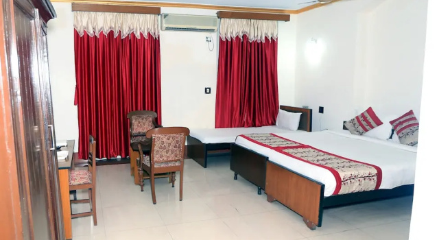 Двухместный номер Deluxe с балконом YMCA SEACOM INN