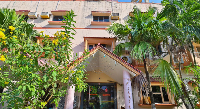 Collection O 18385 Hotel Triveni, Rezervovat Hotel Hotely v Diu s parkováním, Parkování