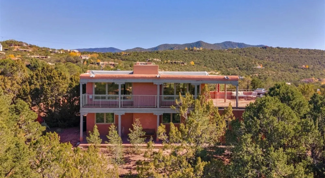 Коттедж с балконом Topaz Mountain in Santa Fe NM