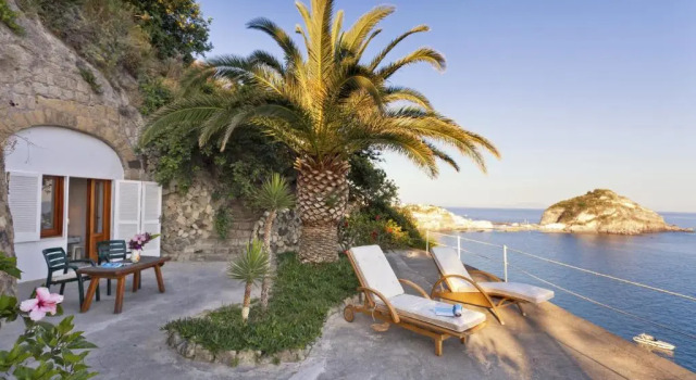 Апартаменты с 2 комнатами с видом на море Costa Del Capitano Seaside Villas