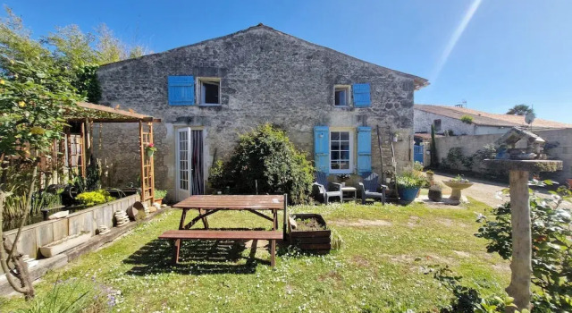 La Maison de Philomène, Prenota Bed & breakfast Hotel a Aquitania con parcheggio, Parcheggio