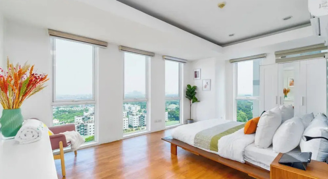 Luxe Suite With 180 Stunning City Views