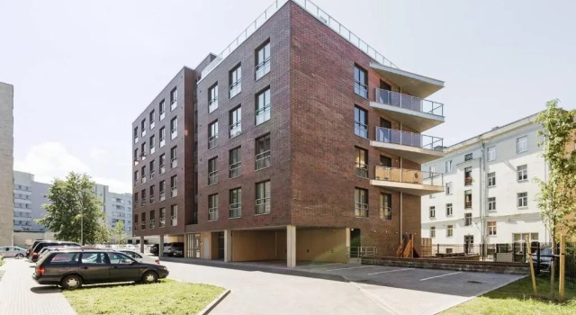 Central apartments, Quiet with Free Parking and AC.