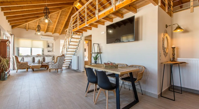 Апартаменты Deluxe с балконом Kismet Apt - Retreat to a Stylish home