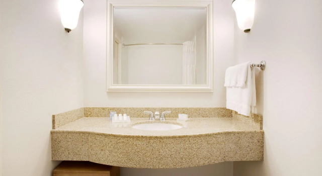 Четырёхместный номер Standard Hilton Garden Inn Saratoga Springs