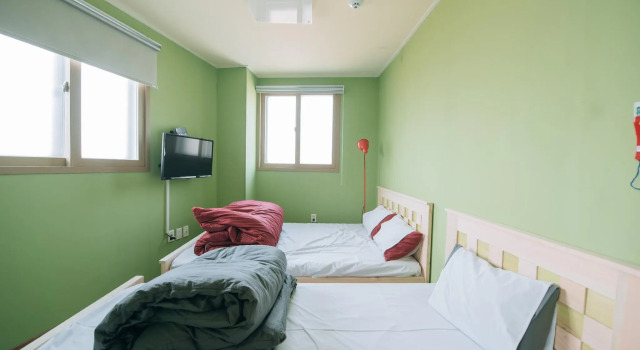 Standart üç kişilik oda Midtown Hostel