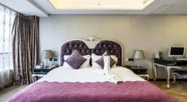 Четырёхместный семейный люкс Funiton Hotel