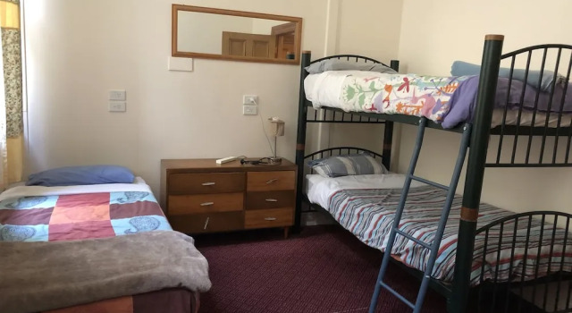 Трёхместный номер Standard Empire Hotel Backpackers
