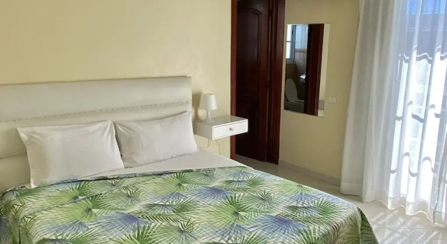 Семейные апартаменты с 2 комнатами с балконом Hotel Shakey