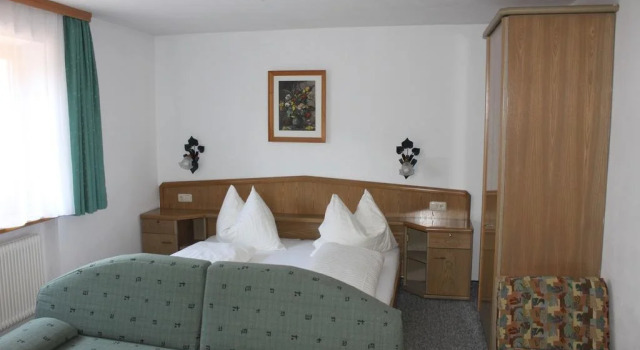 Haus Straif, Prenota Hotel Hotel a Tirolo con parcheggio, Parcheggio