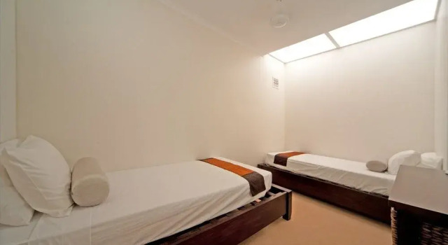 2012 Hermitage Drive Apartment, Забронировать Апартаменты/квартира Апартаменты Эрли-Бич, рядом с Рынок пляжа Эйрли, Апартаменты/квартира