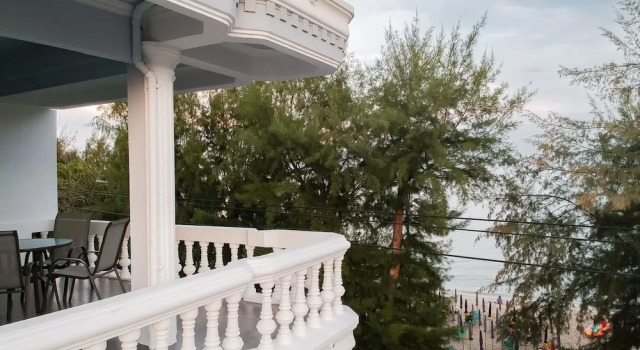 Люкс Deluxe с балконом The Beach Cha Am Suite