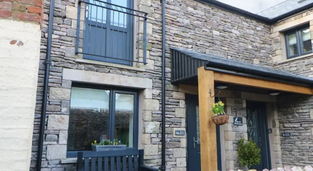 Macaw Cottages No 4A